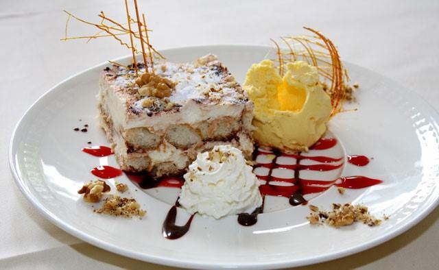 Hotel Restaurant Balkan トリーア エクステリア 写真